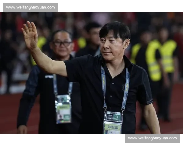 申台龙团队否认执教传闻:未接中方正式邀请,若获报价将积极考虑 申台龙团队否认执教传闻:未接中方正式邀请,若获报价将积极考虑