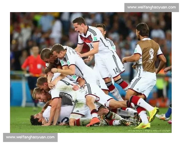 欧洲杯焦点对决丹麦迎战瑞典北欧双雄强强碰撞谁能笑到最后之夜